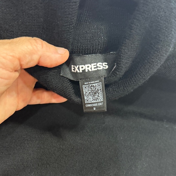 Express merino wool Women's Black Turtleneck Sweater - Picture 3 of 4
